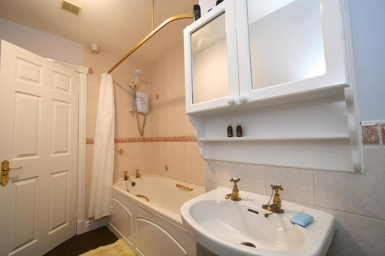 The Old Board School Guest House St Clears Exteriér fotografie